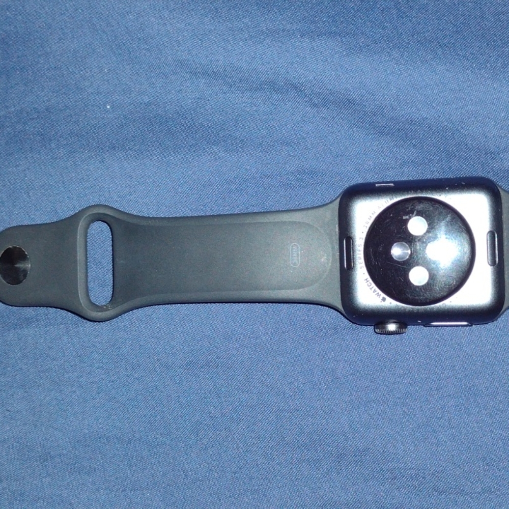 Apple Watch - Picture 2 of 2